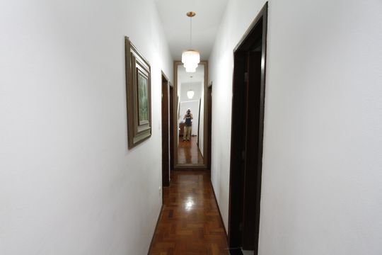 Corredor de apartamento à venda com 3 quartos, 90m² em Padre Eustáquio, Belo Horizonte