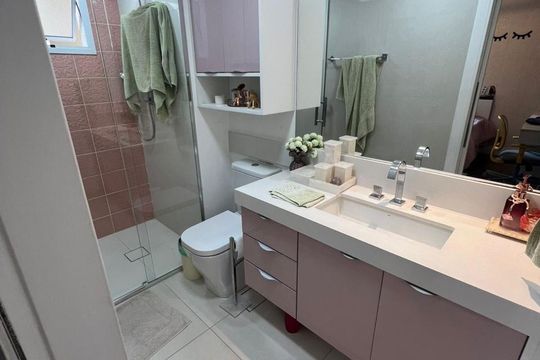 Banheiro de apartamento à venda com 3 quartos, 195m² em Aclimação, São Paulo