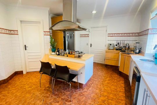 Cozinha de casa de condomínio à venda com 5 quartos, 560m² em Residencial das Estrelas, Barueri