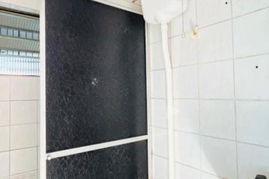 Banheiro de kitnet/studio para alugar com 1 quarto, 25m² em Fátima, Canoas