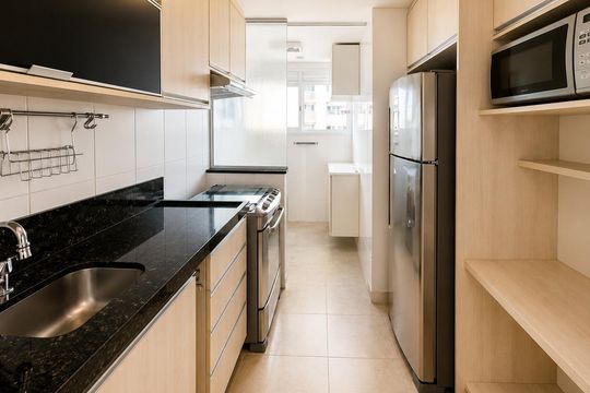 Cozinha de apartamento para alugar com 2 quartos, 81m² em Jardim das Colinas, São José dos Campos
