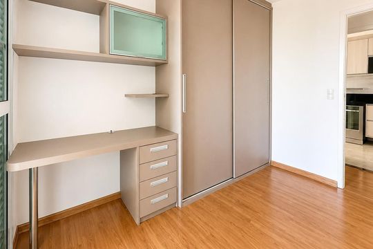 Quarto de apartamento para alugar com 2 quartos, 81m² em Jardim das Colinas, São José dos Campos