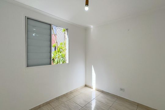 Quarto 1 de apartamento para alugar com 2 quartos, 50m² em Jardim Imbé, São Paulo