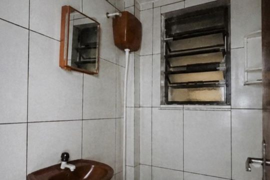 Banheiro de kitnet/studio para alugar com 1 quarto, 25m² em Fátima, Canoas