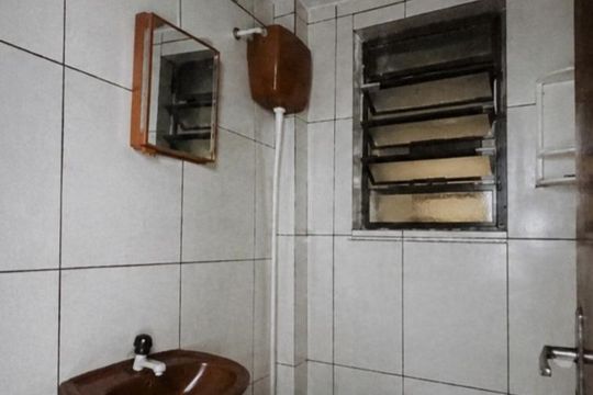 Banheiro de kitnet/studio para alugar com 1 quarto, 25m² em Fátima, Canoas