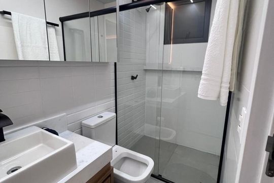 Banheiro de apartamento para alugar com 1 quarto, 45m² em Setor Oeste, Goiânia