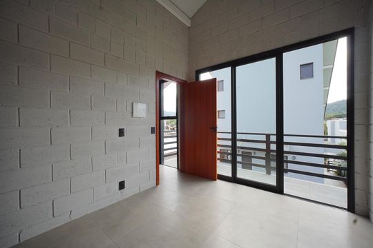 Demi-Suíte 2 de casa para alugar com 2 quartos, 81m² em Campeche Central, Florianópolis