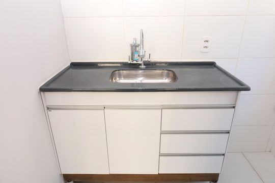 Cozinha de apartamento para alugar com 2 quartos, 38m² em Jardim Lideranca, São Paulo