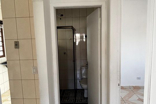 Corredor de apartamento para alugar com 1 quarto, 38m² em Cidade São Jorge, Santo André