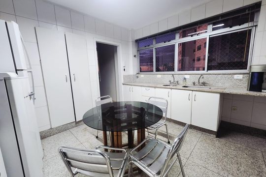 Cozinha de apartamento para alugar com 6 quartos, 340m² em Gutierrez, Belo Horizonte