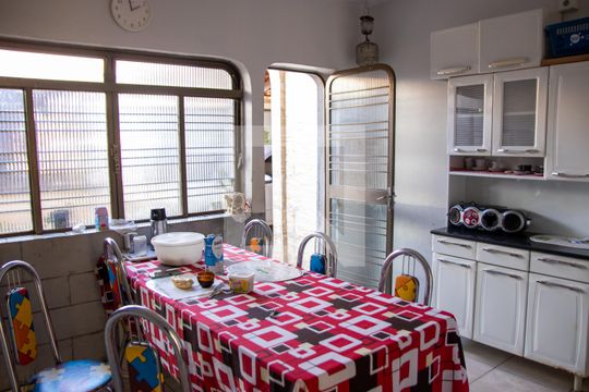 Cozinha de casa à venda com 4 quartos, 180m² em St. Crimeia Oeste, Goiânia