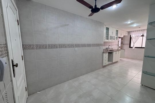 Cozinha de apartamento à venda com 4 quartos, 261m² em Recreio dos Bandeirantes, Rio de Janeiro