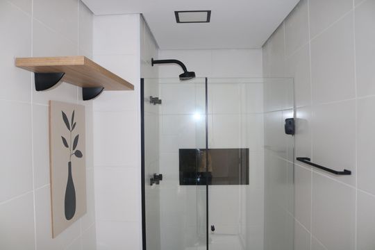 Banheiro de apartamento à venda com 1 quarto, 41m² em Barra Funda, São Paulo