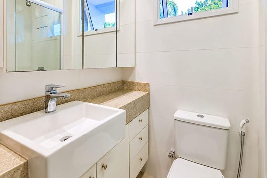 Banheiro da suíte de apartamento para alugar com 2 quartos, 89m² em j, Brasília