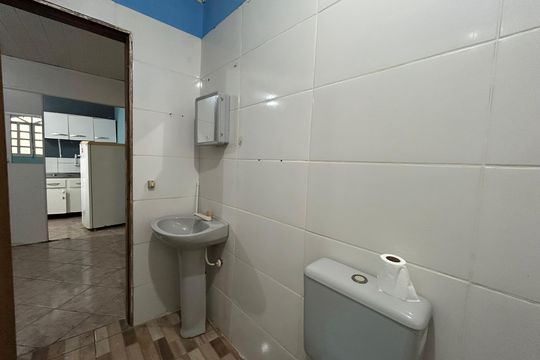 Banheiro de apartamento para alugar com 1 quarto, 35m² em Trindade, Florianópolis