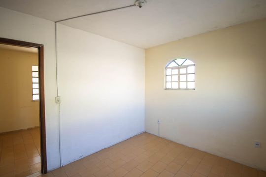 Quarto 1 de casa para alugar com 1 quarto, 80m² em Trindade, São Gonçalo