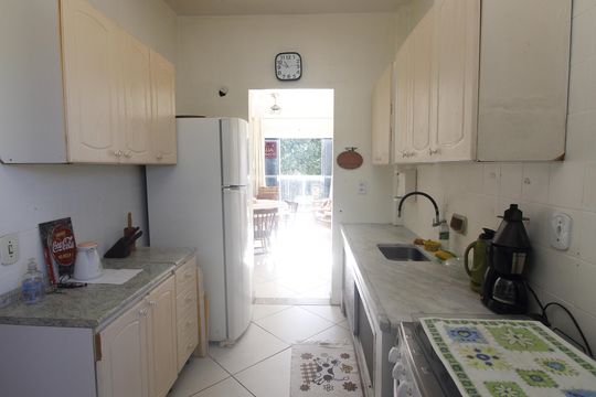 Cozinha de apartamento para alugar com 2 quartos, 75m² em Vila Nova, Cabo Frio