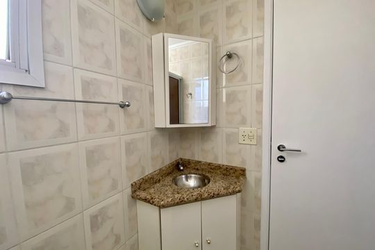 Banheiro de apartamento para alugar com 2 quartos, 54m² em Macedo, Guarulhos