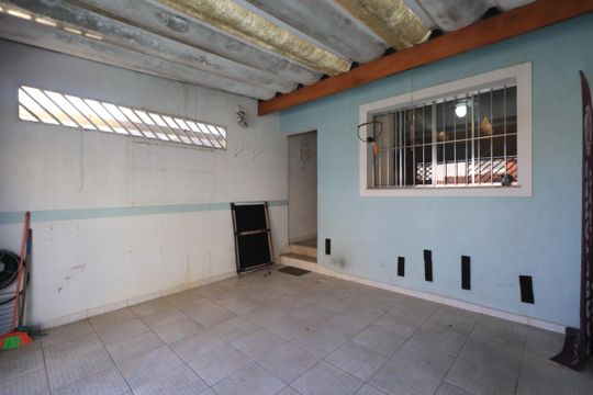 Garagem de casa à venda com 3 quartos, 147m² em Vila Carrão, São Paulo