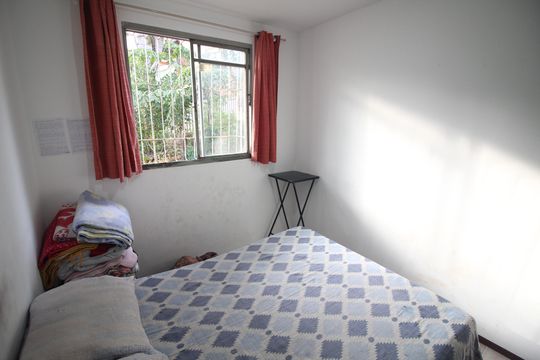 Quarto de apartamento à venda com 2 quartos, 48m² em Camargos, Belo Horizonte