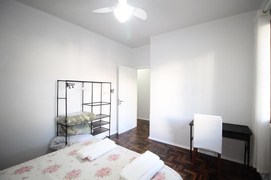 Quarto 2 de apartamento à venda com 2 quartos, 75m² em Rio Branco, Porto Alegre