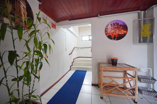 Hall de entrada de apartamento para alugar com 1 quarto, 60m² em Canasvieiras, Florianópolis