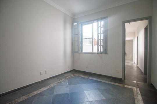 Quarto 1 de casa à venda com 2 quartos, 120m² em Grajaú, Rio de Janeiro