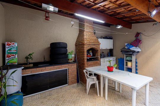 Churrasqueira de casa à venda com 3 quartos, 120m² em Jardim Maringá, São Paulo
