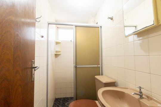 Banheiro de apartamento para alugar com 1 quarto, 33m² em Batel, Curitiba