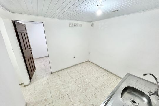 Sala/Cozinha de casa para alugar com 1 quarto, 150m² em Jardim Paraíso, São Paulo
