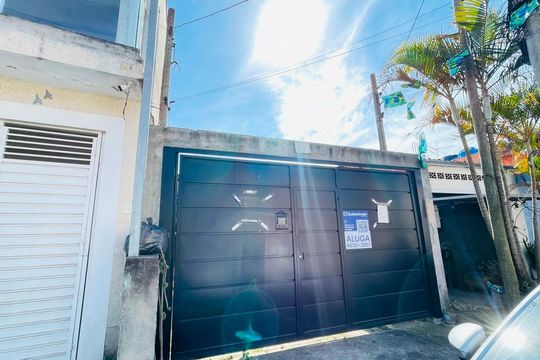Fachada de casa para alugar com 2 quartos, 100m² em Jardim Nossa Senhora das Gracas, Cotia
