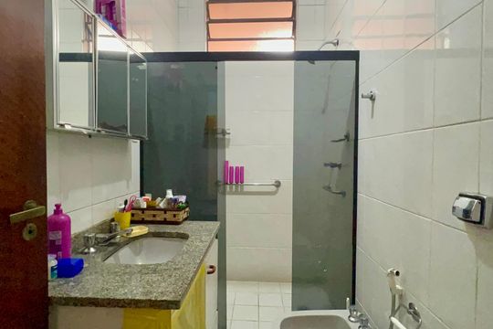 Banheiro 1 de casa à venda com 3 quartos, 211m² em Sumaré, São Paulo