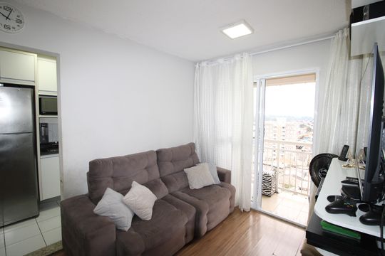 Sala de apartamento para alugar com 2 quartos, 48m² em Jardim das Oliveiras, São Paulo