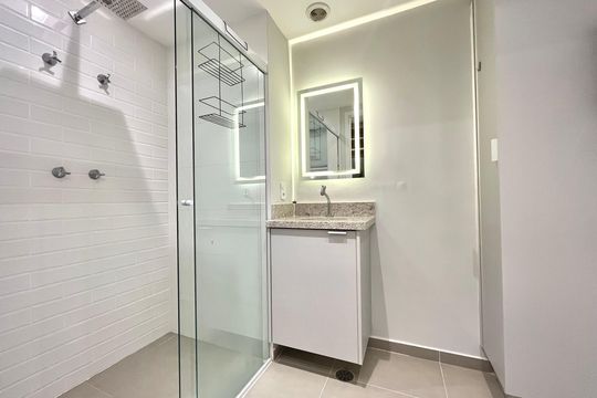 Banheiro de kitnet/studio à venda com 1 quarto, 25m² em Vila da Saúde, São Paulo
