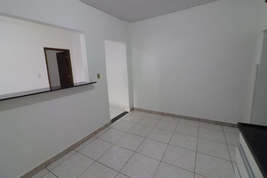 Cozinha de casa para alugar com 2 quartos, 196m² em Vila Yolanda, Osasco