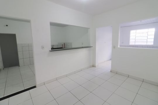 Casa para alugar com 2 quartos, 196m² em Vila Yolanda, Osasco