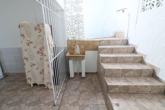 Área de Serviço de casa para alugar com 2 quartos, 196m² em Vila Yolanda, Osasco