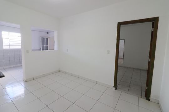 Sala de casa para alugar com 2 quartos, 196m² em Vila Yolanda, Osasco