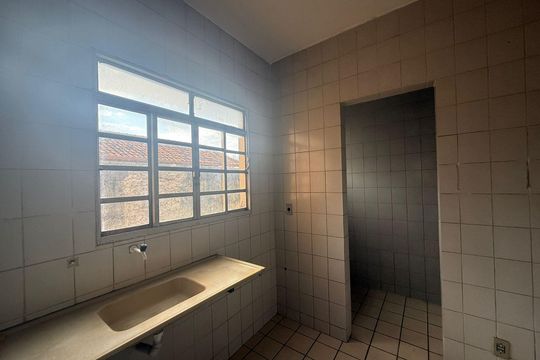 Cozinha de apartamento para alugar com 2 quartos, 55m² em Itapoã, Belo Horizonte