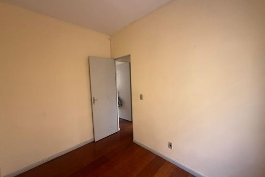 Quarto de apartamento para alugar com 2 quartos, 55m² em Itapoã, Belo Horizonte