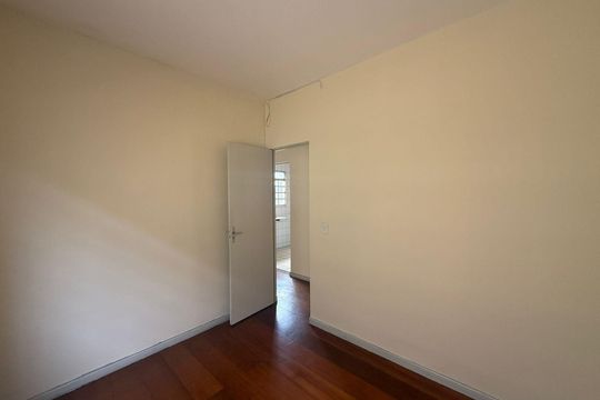 Quarto 2 de apartamento para alugar com 2 quartos, 55m² em Itapoã, Belo Horizonte
