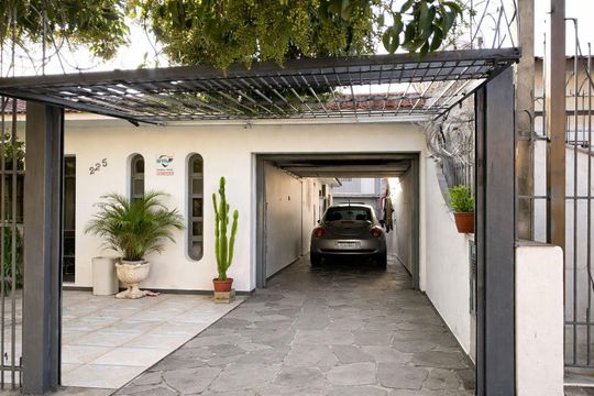 Casa à venda com 3 quartos, 210m² em Nonoai, Porto Alegre