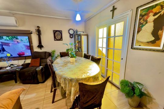 Casa à venda com 3 quartos, 210m² em Nonoai, Porto Alegre