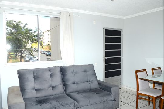 Sala de apartamento para alugar com 2 quartos, 43m² em Vista do Sol, Belo Horizonte