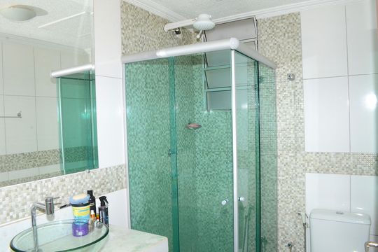 Banheiro de apartamento para alugar com 2 quartos, 43m² em Vista do Sol, Belo Horizonte