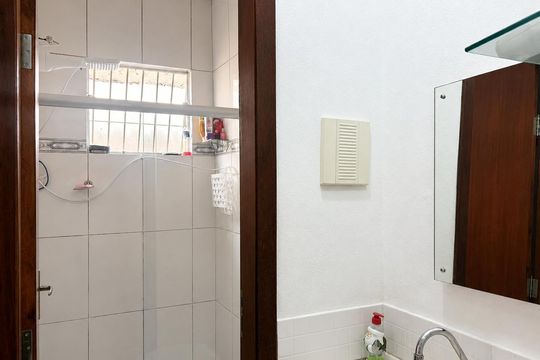 Quarto de casa à venda com 2 quartos, 150m² em Lundcéia, Lagoa Santa