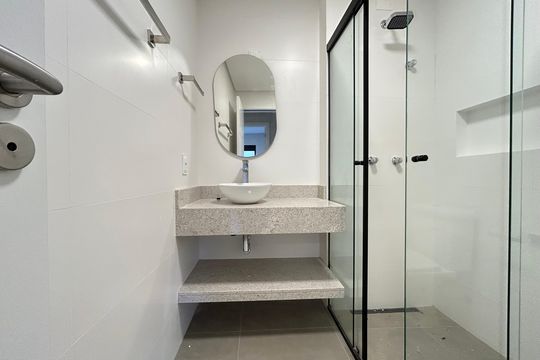 Banheiro Social de apartamento para alugar com 3 quartos, 99m² em Saco Grande, Florianópolis