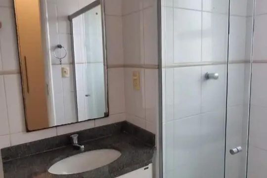 Banheiro de apartamento para alugar com 2 quartos, 70m² em Parque Residencial Aquarius, São José dos Campos
