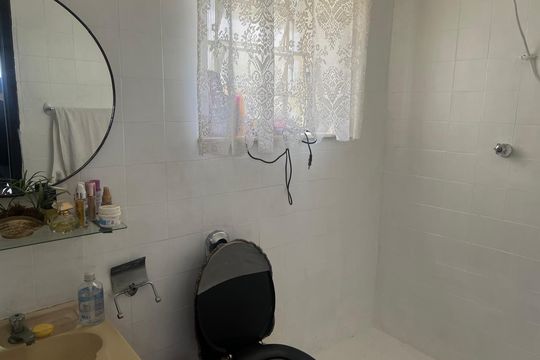Banheiro social de casa para alugar com 2 quartos, 90m² em Piedade, Rio de Janeiro