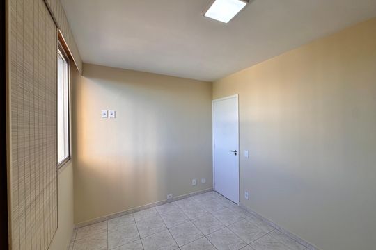 Quarto 1 de apartamento para alugar com 2 quartos, 58m² em Barra da Tijuca, Rio de Janeiro